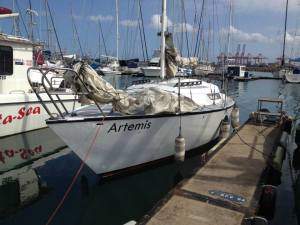 Marius Moolman christened his beautiful yacht Artemis after the second book in the Kydd series. Perhaps his vessel does not roam the seas after prey and prizes, but she has lovely lines, just like her namesake!